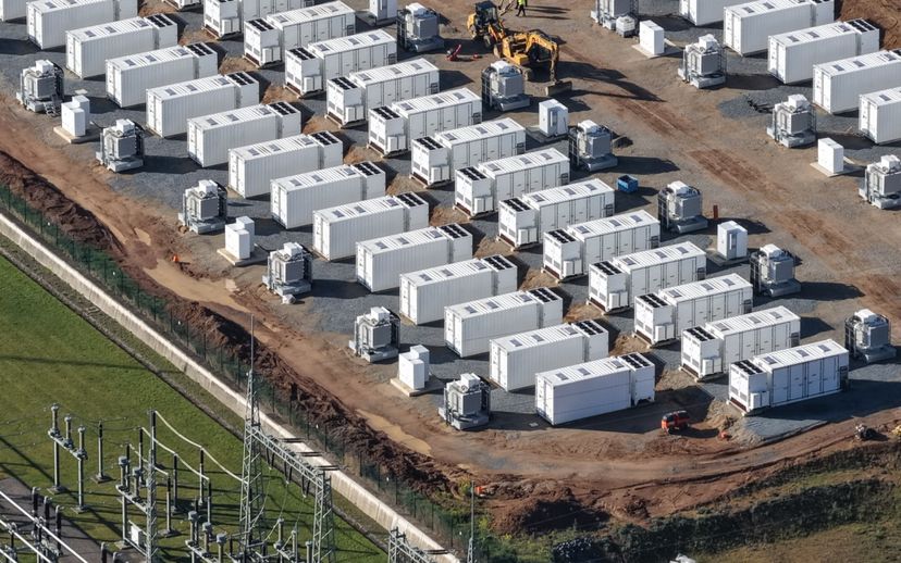 Deutsche Bank supports Akaysha Energy with Australian battery storage portfolio refinancing