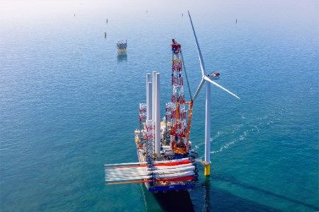 Ecowende installs first wind turbine