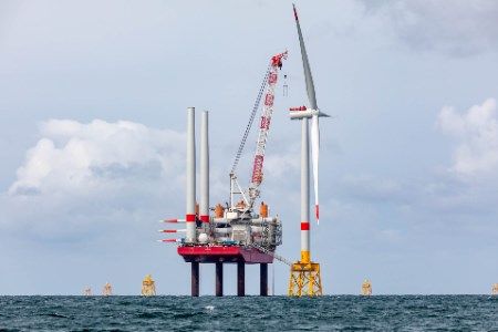 Ocean Winds installs first turbine at Dieppe Le Tréport offshore wind farm in France